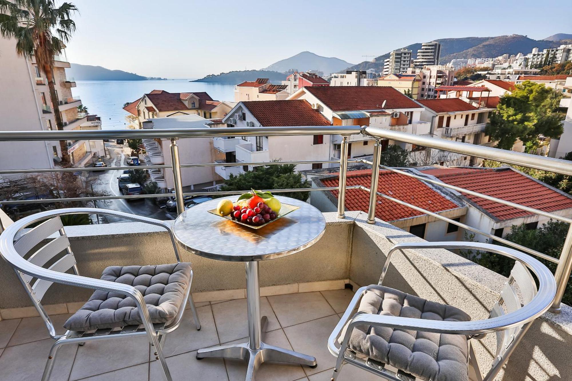 Hotel La Mer Будва Экстерьер фото