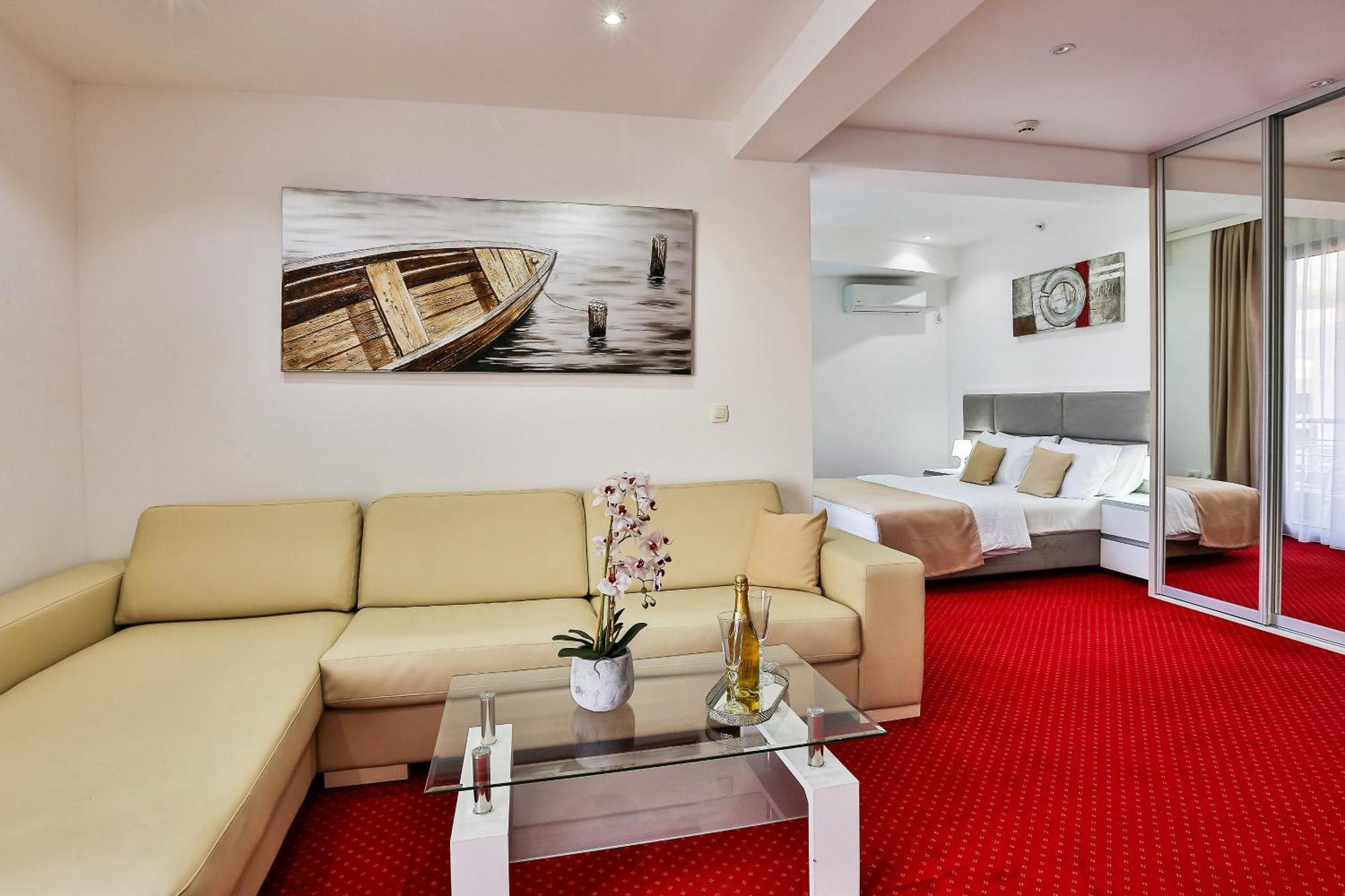 Hotel La Mer Будва Экстерьер фото